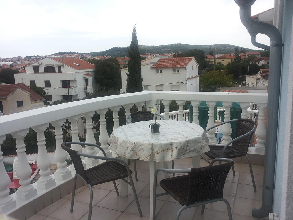 Apartments Villa Dalmatina Vodice Quarto foto