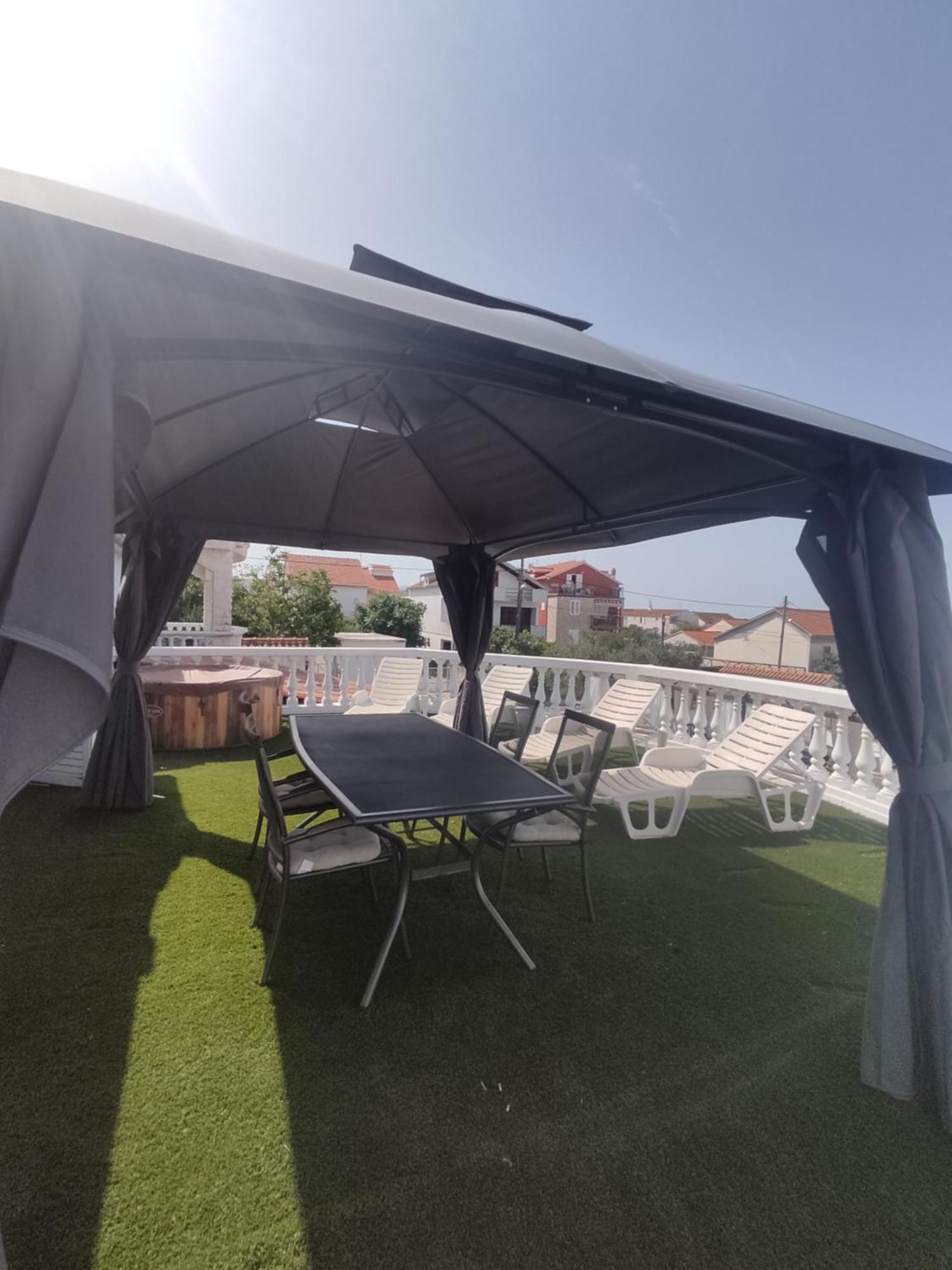 Apartments Villa Dalmatina Vodice Quarto foto